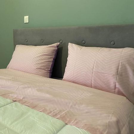 Cozy New Apartment Near The Beach アテネ エクステリア 写真